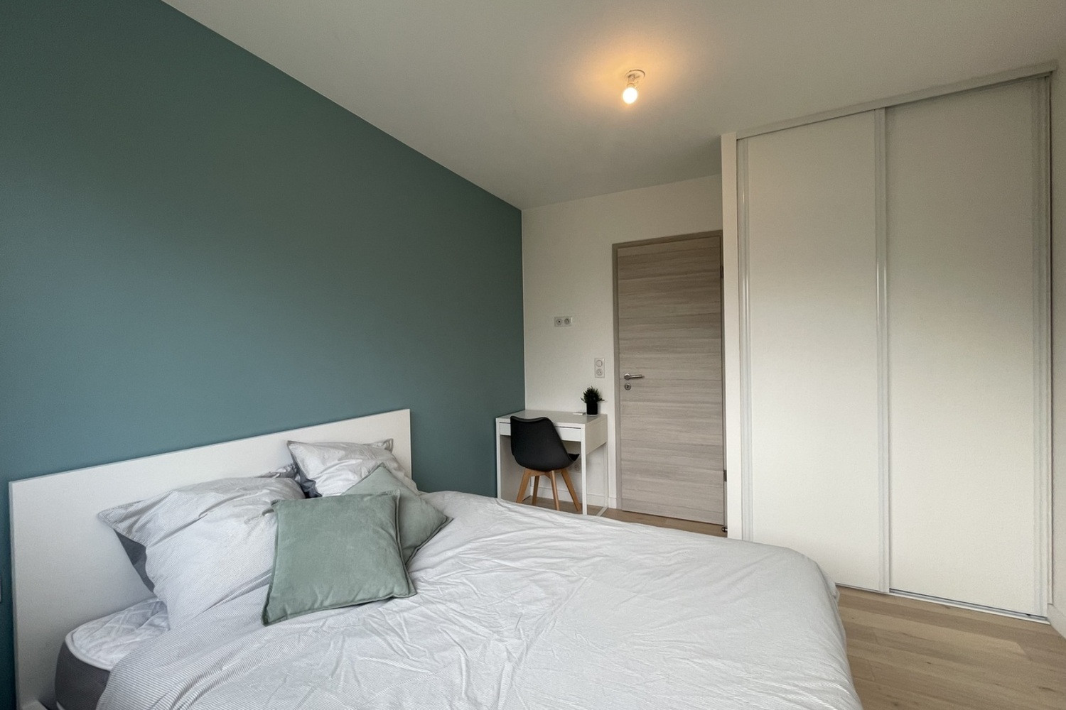 
                                                Colocation
                                                 Colocation rénovée située à Lyon 9