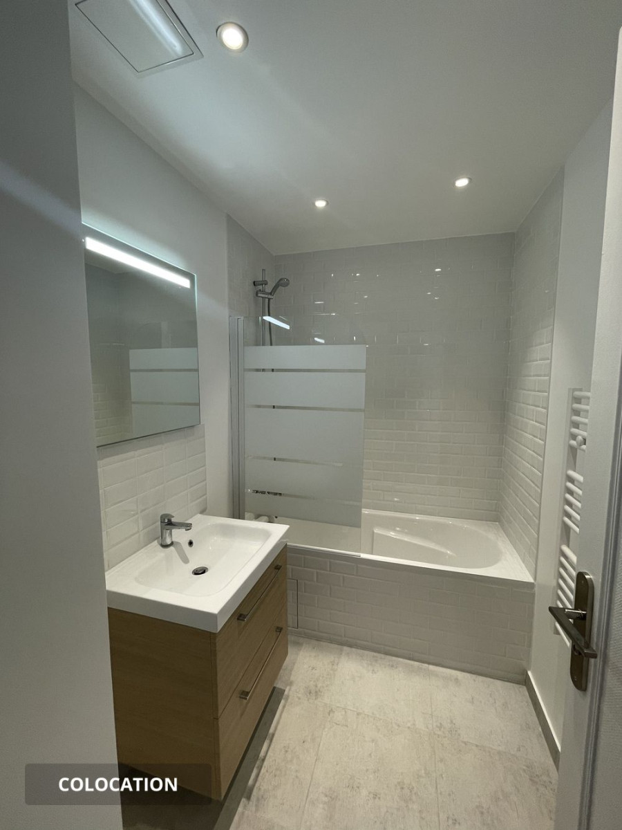 
                                                Colocation
                                                 Colocation spacieuse 4 chambres Orléans gare