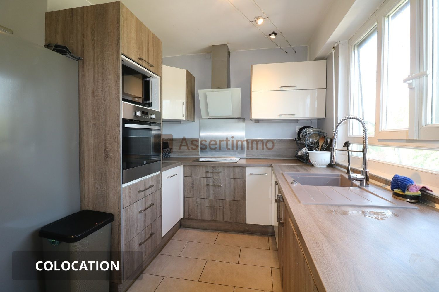 
                                                Colocation
                                                 Colocation spacieuse de 5 chambres Piscine