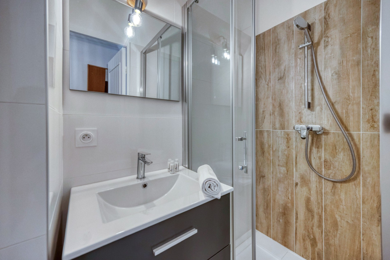 
                                                Vente
                                                 Colocation supérieure, rénové, balcon, rentabilité