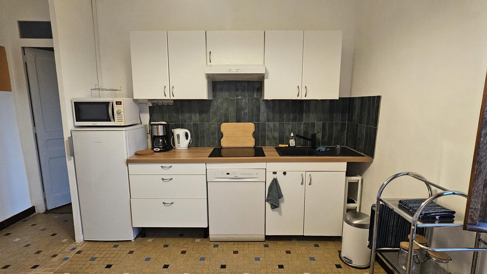 
                                                Location
                                                 Colocation tranquille, proche métro B et lyon sud