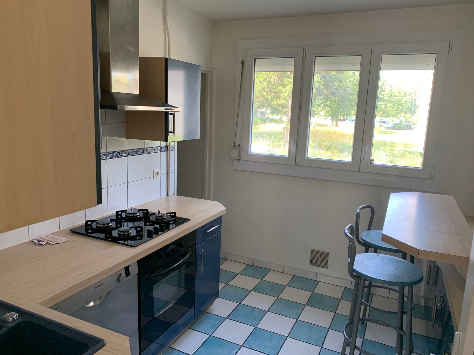 
                                                Location
                                                 Colocation trio (loyer tout inclus)