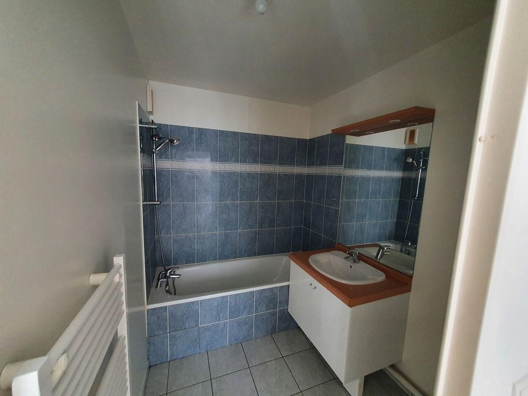 
                                                Location
                                                 Colombes 2 pièces
