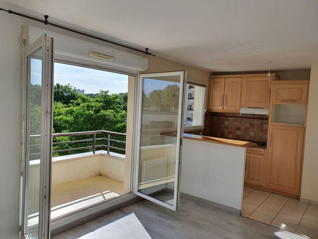 
                                                Location
                                                 Colombes 2 pièces