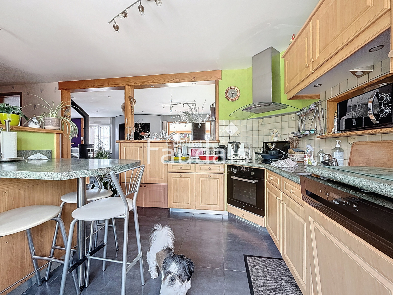 
                                                Vente
                                                 CONDE SUR VIRE maison avec hangar 