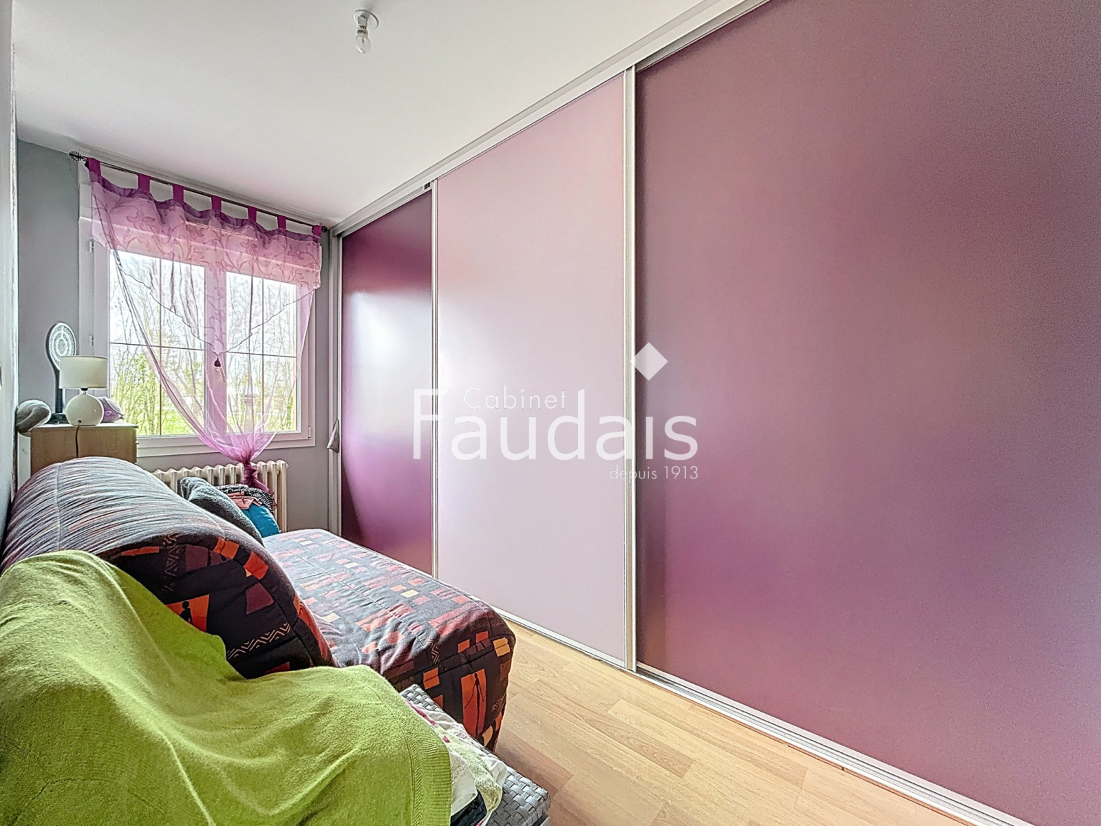 
                                                Vente
                                                 CONDE SUR VIRE maison avec hangar 