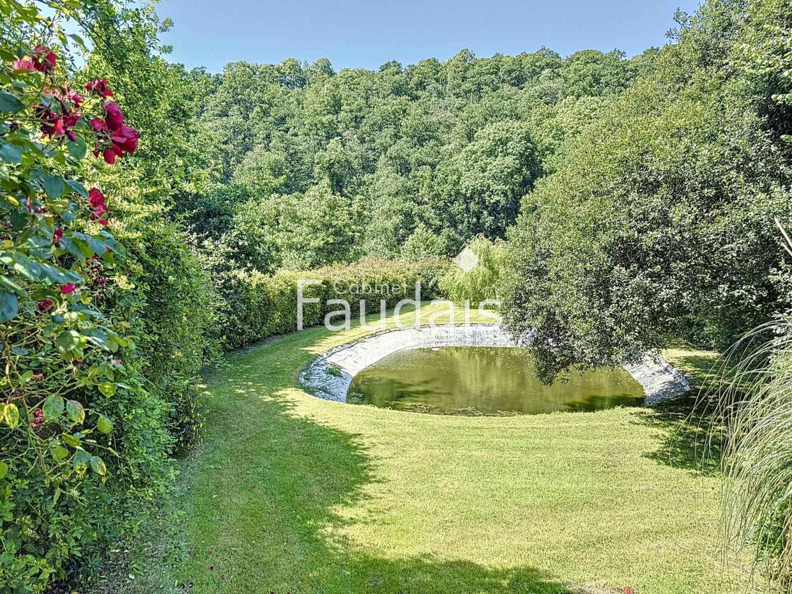 
                                                Vente
                                                 CONDE SUR VIRE roche de ham