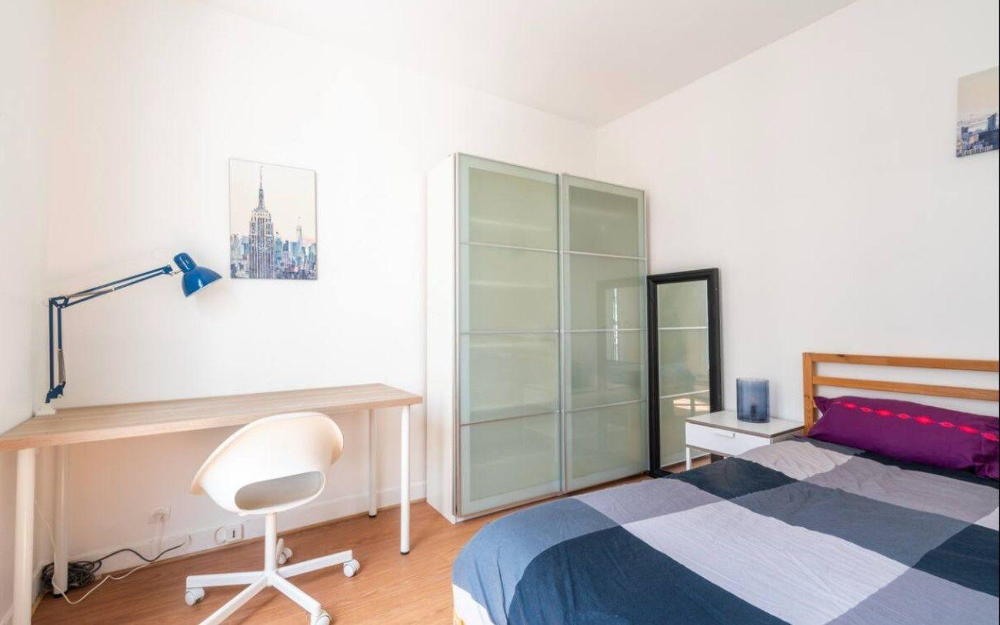 
                                                Location
                                                 Confort au Cœur d’un Quartier Verdoyant de Paris