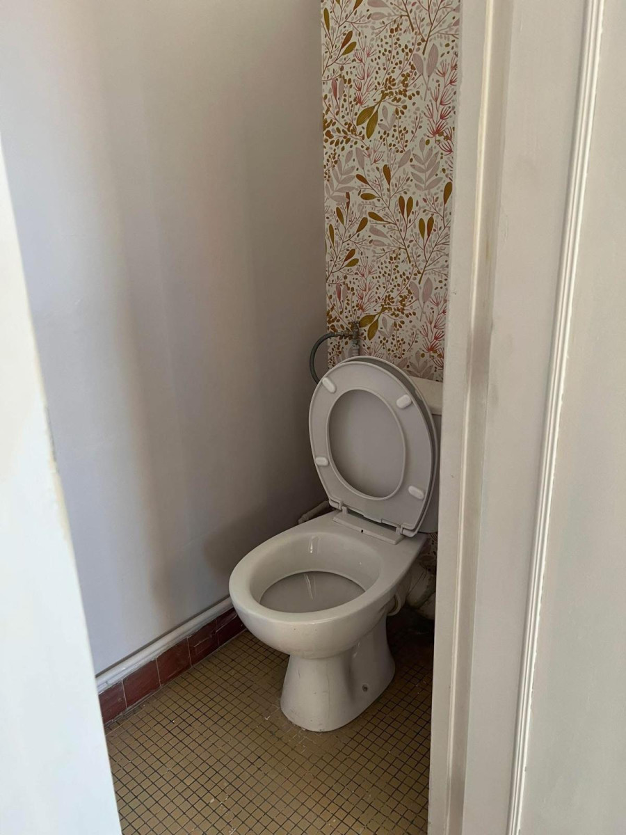 
                                                Location
                                                 Confort, emplacement et luminosité à ne pas rater