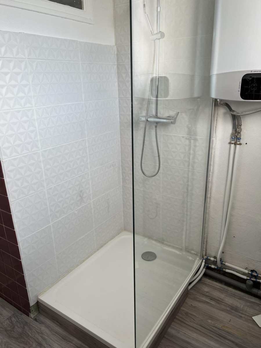 
                                                Location
                                                 Confort, emplacement et luminosité à ne pas rater