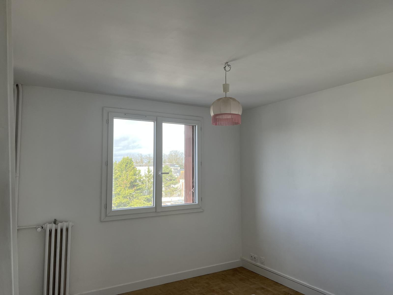 
                                                Location
                                                 Confort, emplacement et luminosité à ne pas rater