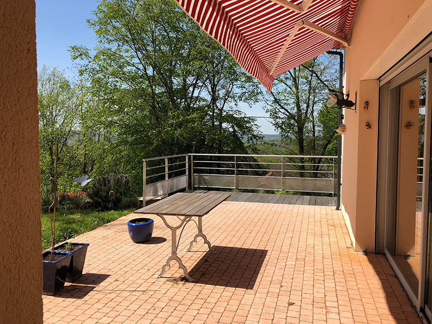
                                                Vente
                                                 Contemporary house designed in the Périgord Noir