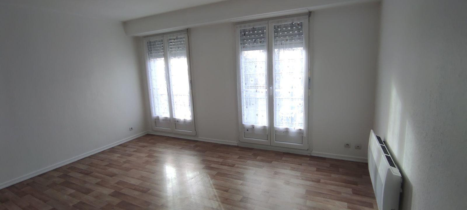
                                                Location
                                                 Coquet appartement F2 bien situé