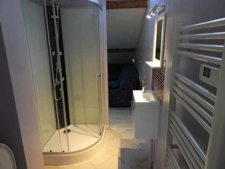 
                                                Location
                                                 Coquet petit studio
