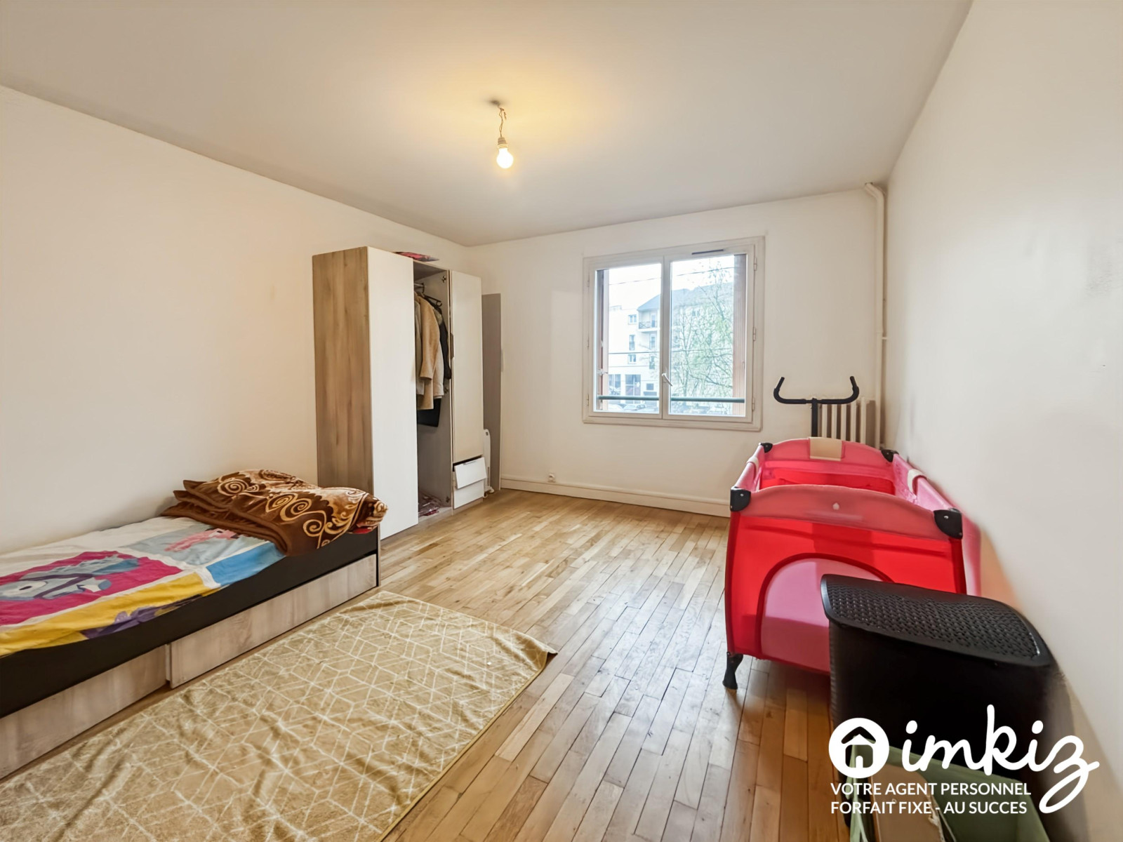 
                                                Vente
                                                 Corbeil-Essonnes: T4 loué de 90m2