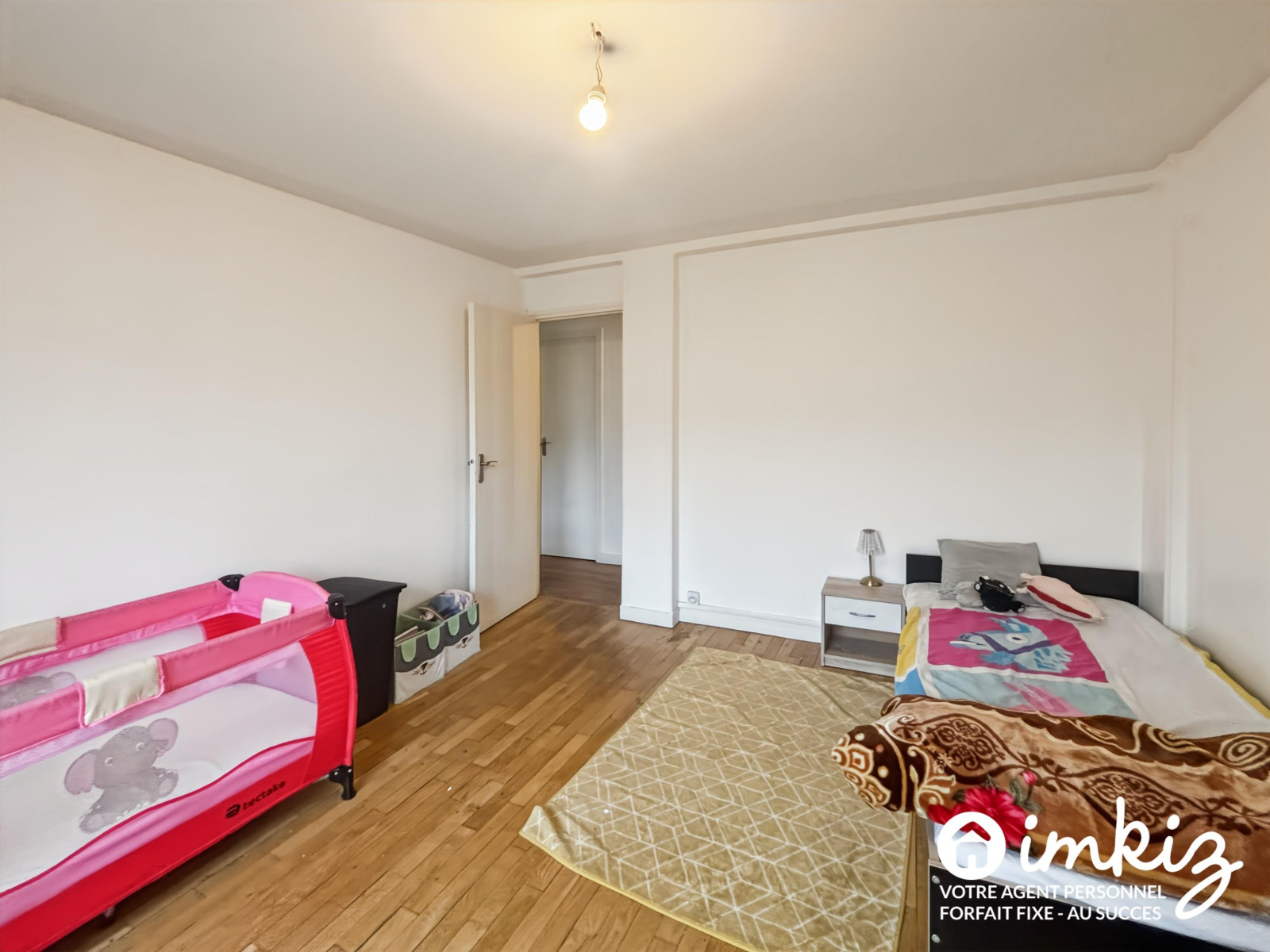 
                                                Vente
                                                 Corbeil-Essonnes: T4 loué de 90m2