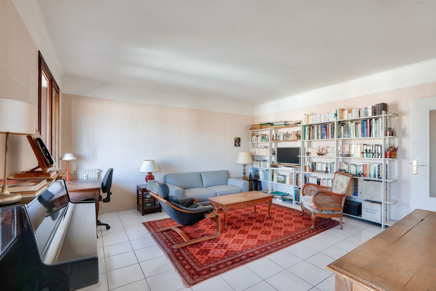 
                                                Vente
                                                 Corniche André de Joly, Nice - Appartement 3 pièces à rénover avec terrasse, parking et cave