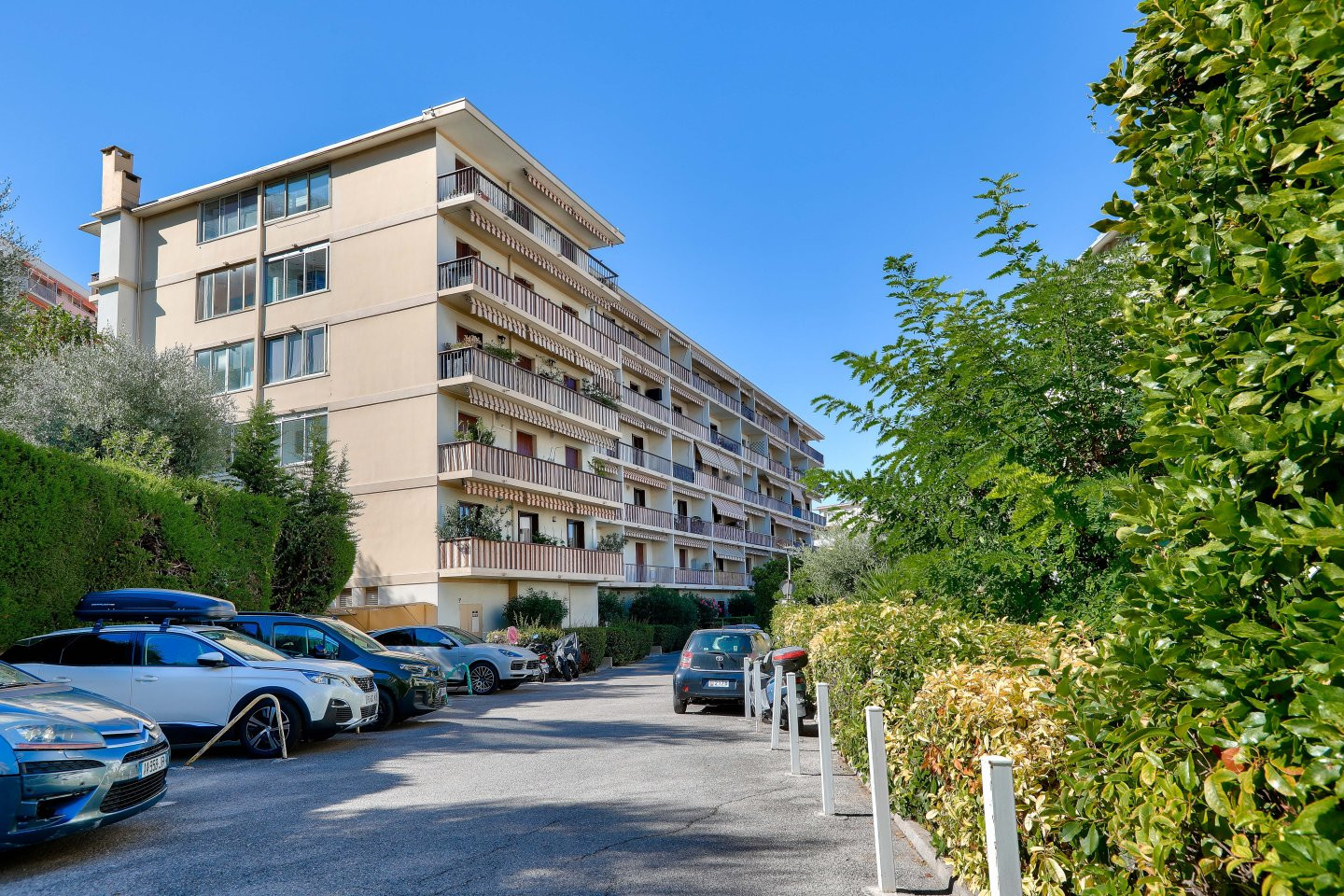 
                                                Vente
                                                 Corniche André de Joly, Nice - Appartement 3 pièces à rénover avec terrasse, parking et cave