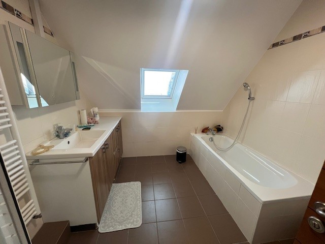 
                                                Vente
                                                 CORPS DE FERME 193M²