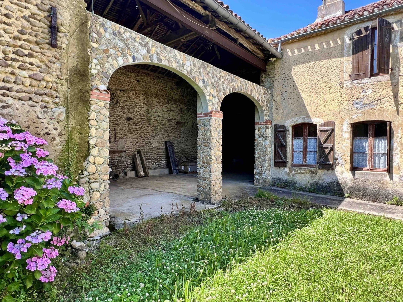 
                                                Vente
                                                 Corps de ferme avec dépendances | Madiran | 65