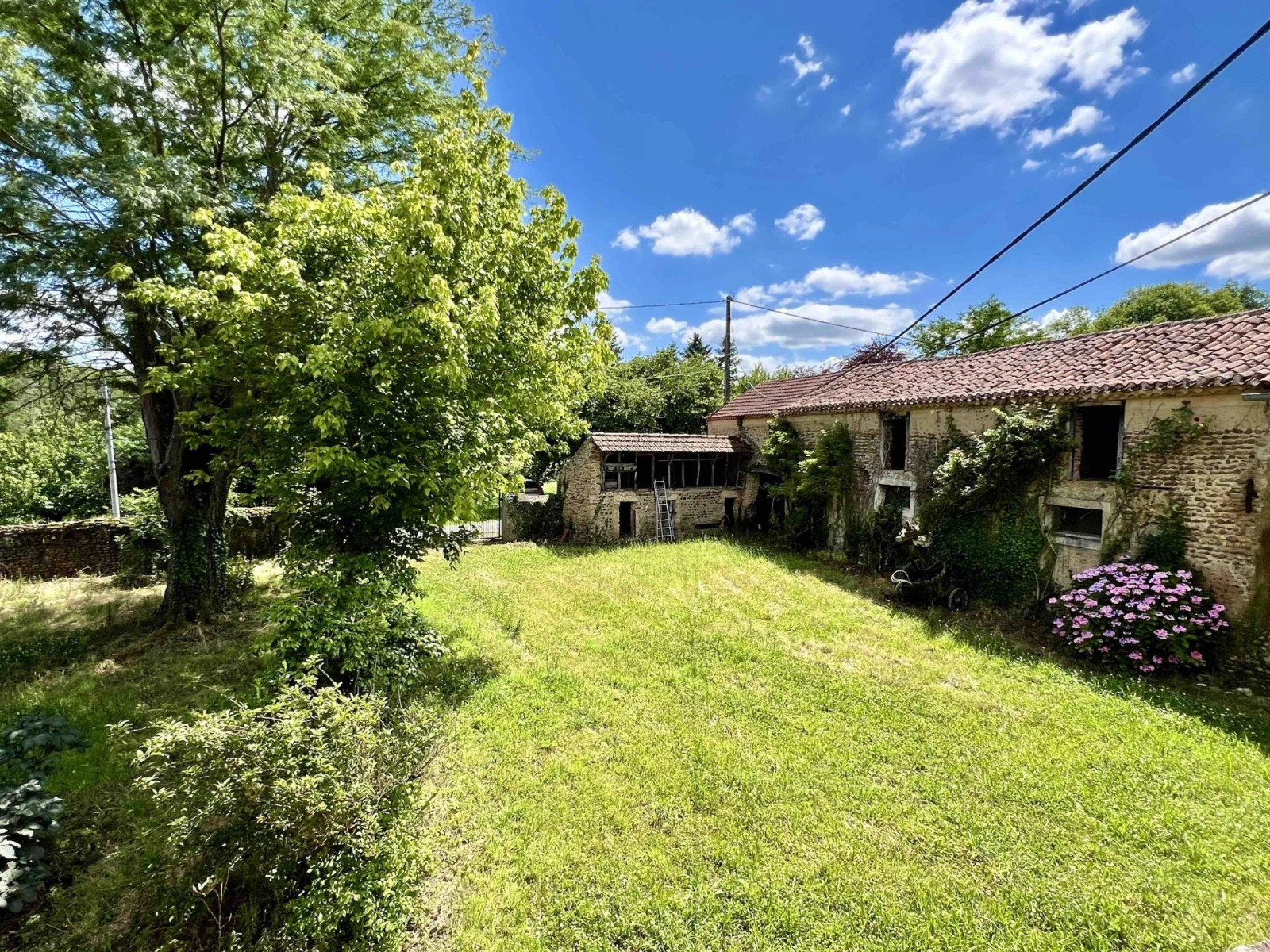 
                                                Vente
                                                 Corps de ferme avec dépendances | Madiran | 65