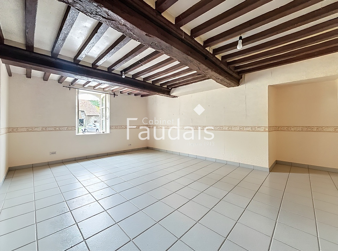 
                                                Vente
                                                 CORPS DE FERME AVEC DEUX LOGEMENTS A BAUDRE