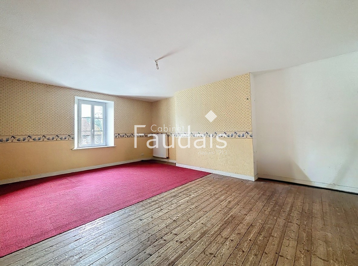 
                                                Vente
                                                 CORPS DE FERME AVEC DEUX LOGEMENTS A BAUDRE