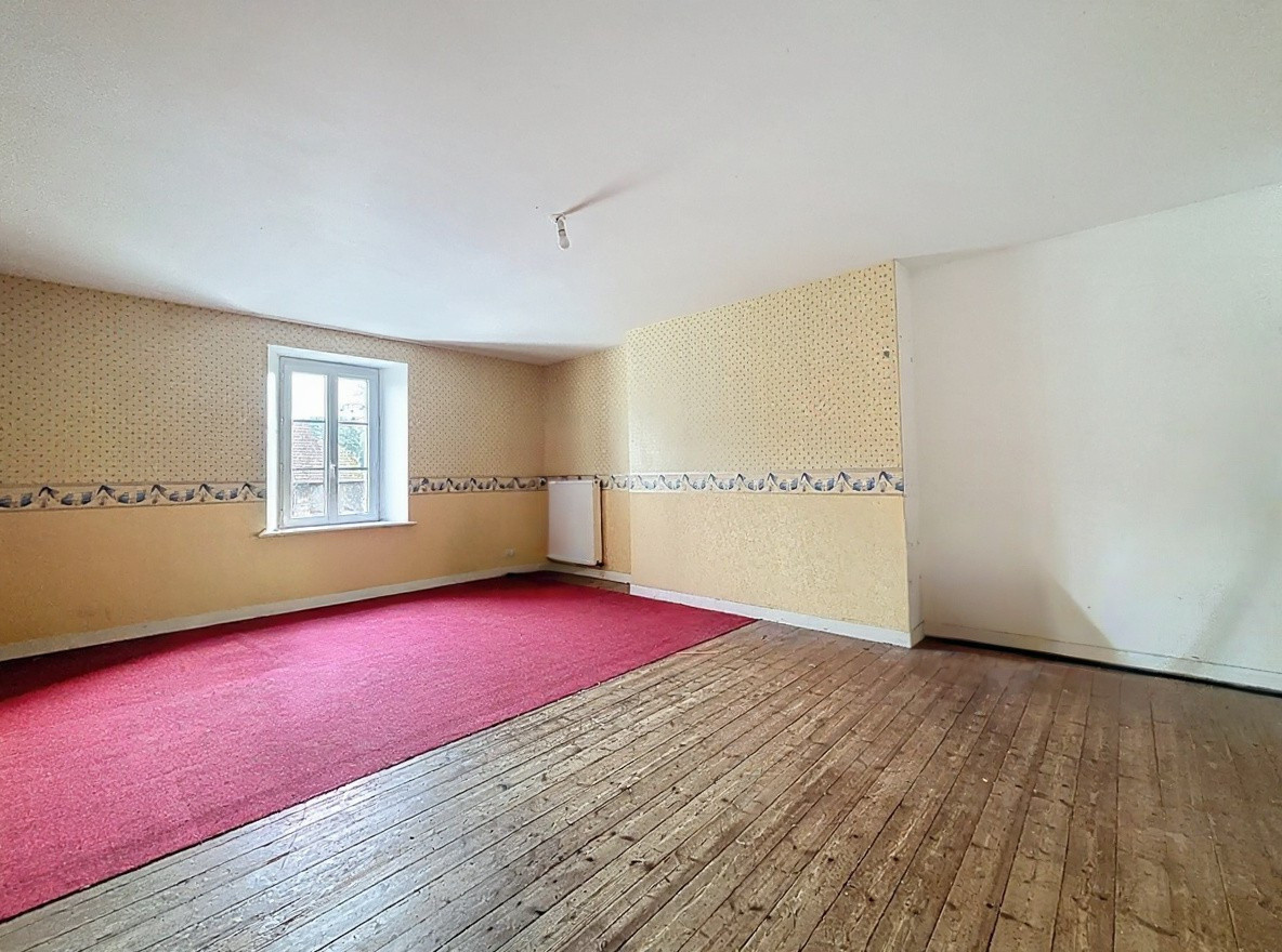 
                                                Vente
                                                 CORPS DE FERME AVEC DEUX LOGEMENTS A BAUDRE