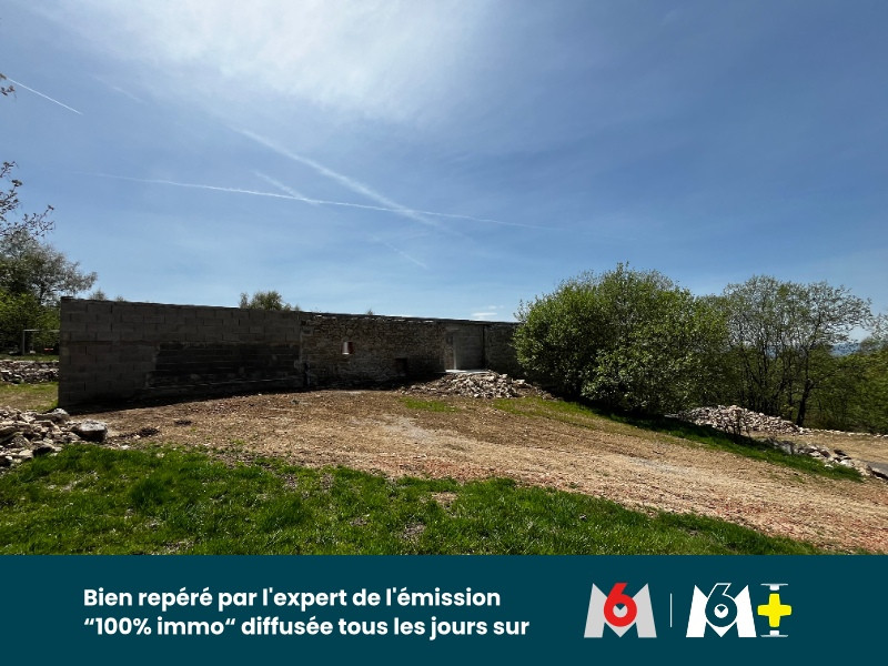 
                                                Vente
                                                 Corps de ferme isolé à rénover