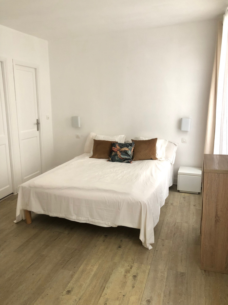 
                                                Location
                                                 Cosy 2 pièces dans le 9ème (loyer tout inclus)