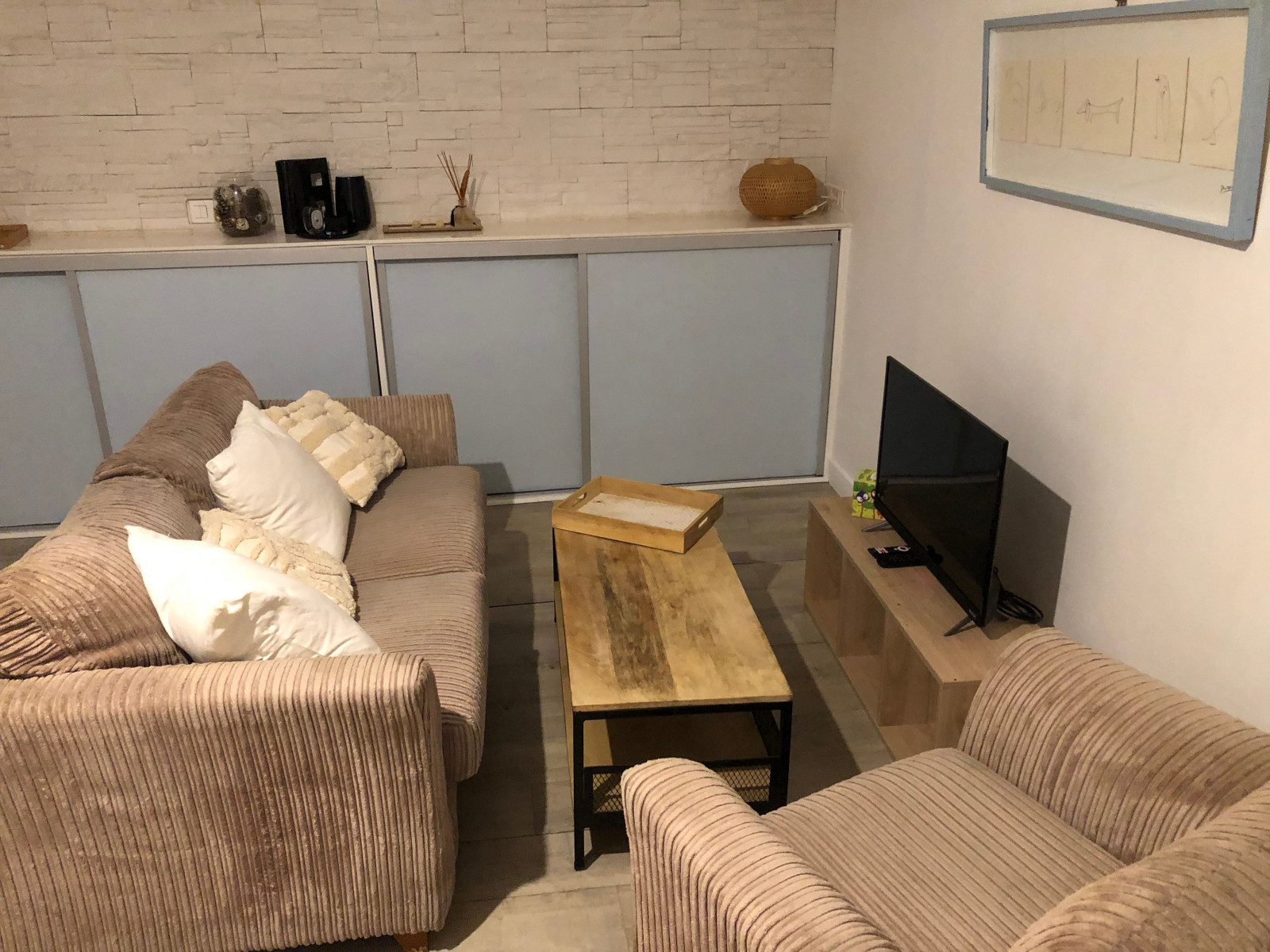 
                                                Location
                                                 Cosy 2 pièces dans le 9ème (loyer tout inclus)