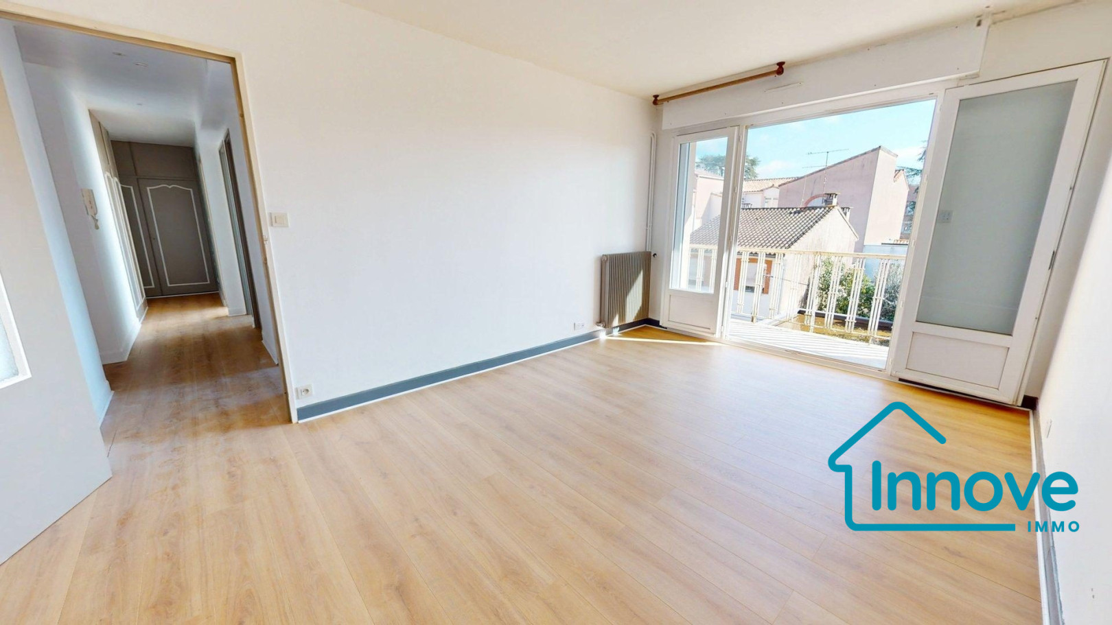 
                                                Vente
                                                 COTE PAVEE - Grand T2 avec extérieur