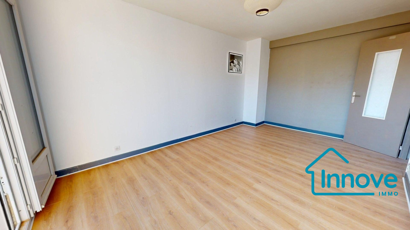 
                                                Vente
                                                 COTE PAVEE - Grand T2 avec extérieur