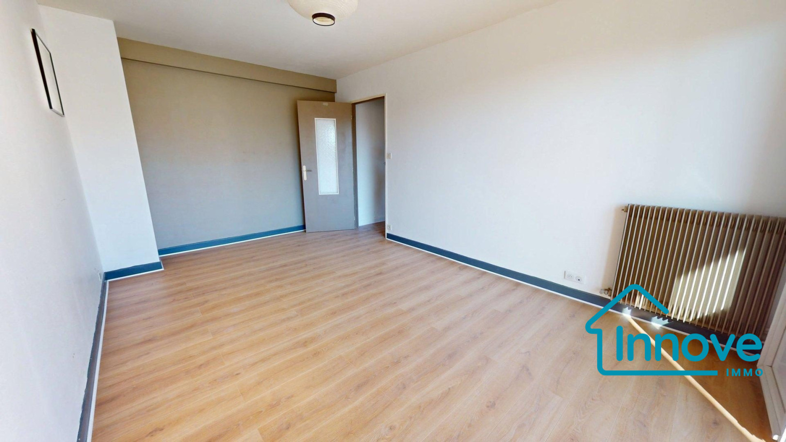 
                                                Vente
                                                 COTE PAVEE - Grand T2 avec extérieur