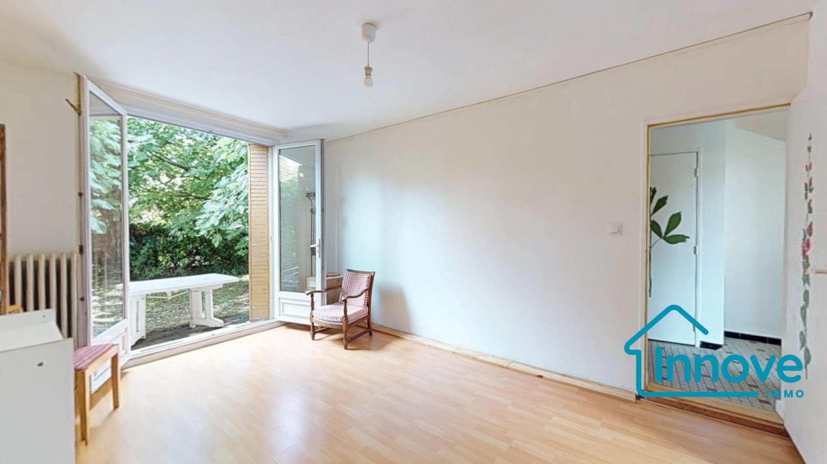 
                                                Vente
                                                 CÔTE PAVEE/LA TERRASSE - Petite maison avec fort potentiel