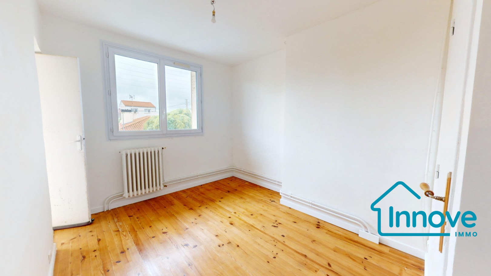 
                                                Vente
                                                 CÔTE PAVEE/LA TERRASSE - Petite maison avec fort potentiel