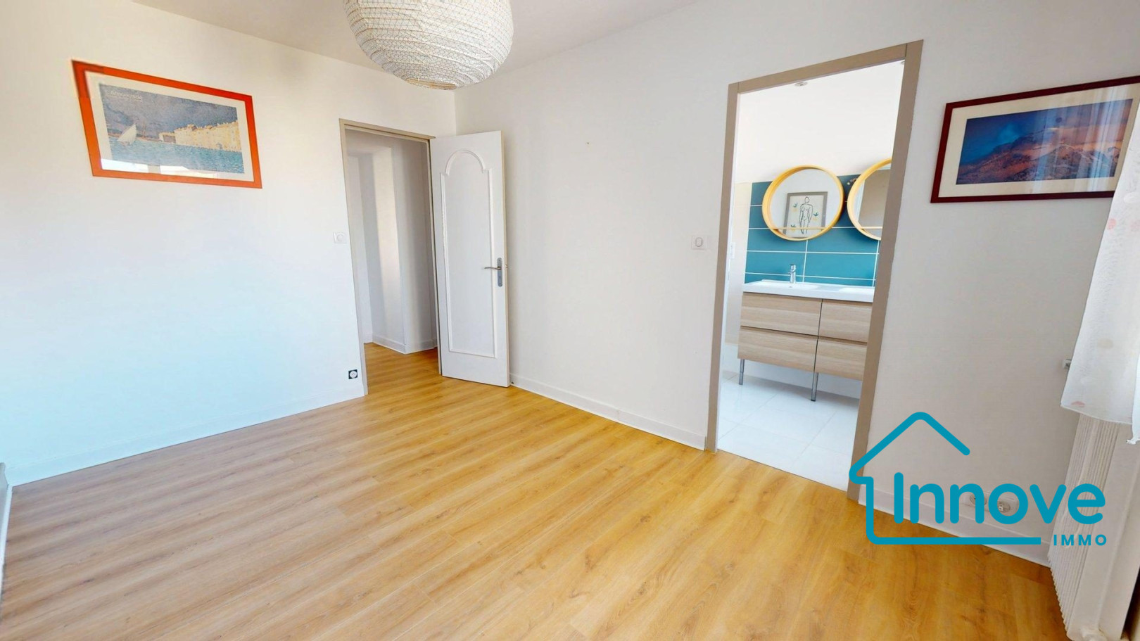 
                                                Vente
                                                 COTE PAVEE - T4 traversant avec grand balcon et box