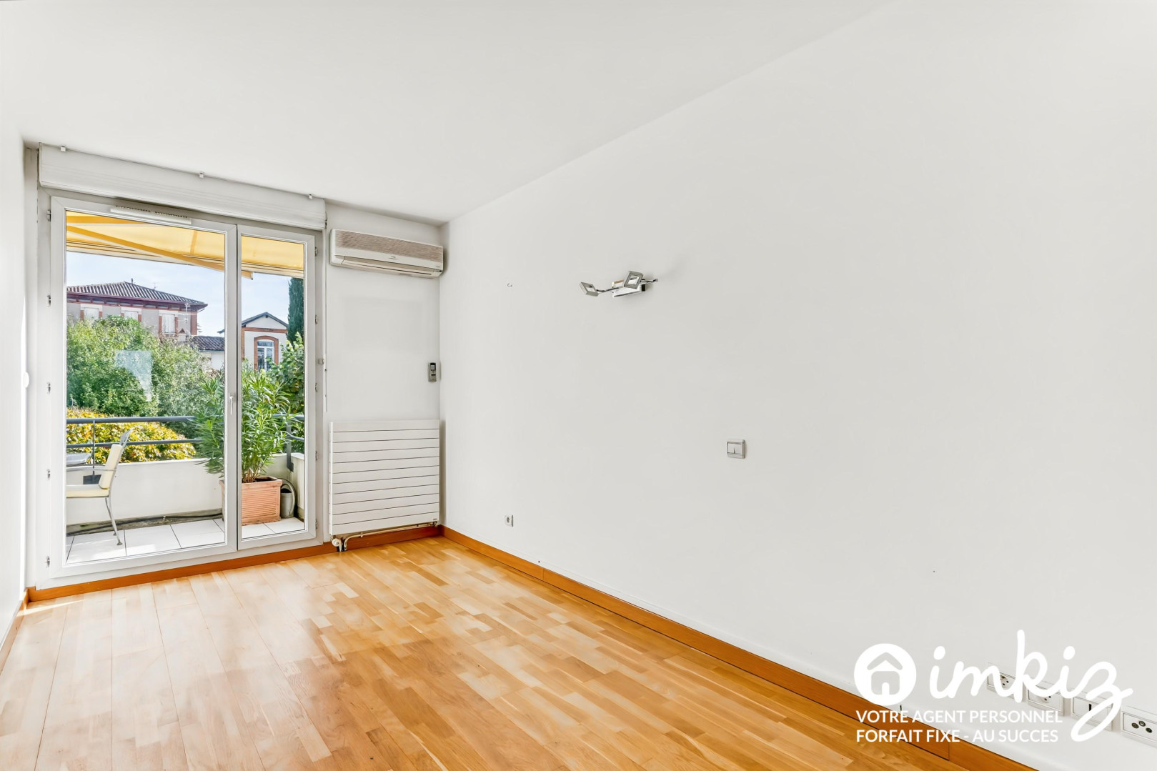 
                                                Vente
                                                 Côte Pavée - T5 - 4ch -2 terrasses-2 gar. boxés