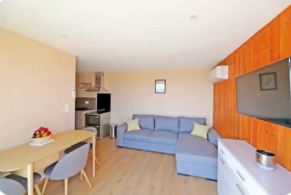 
                                                Location
                                                 Cottage avec vue imprenable