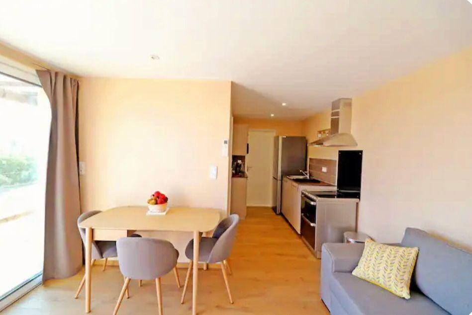 
                                                Location
                                                 Cottage avec vue imprenable