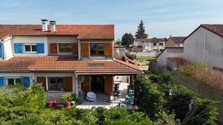 
                                                Vente
                                                 Coup de cœur à Mions- Maison familiale avec jardin et vue dégagée