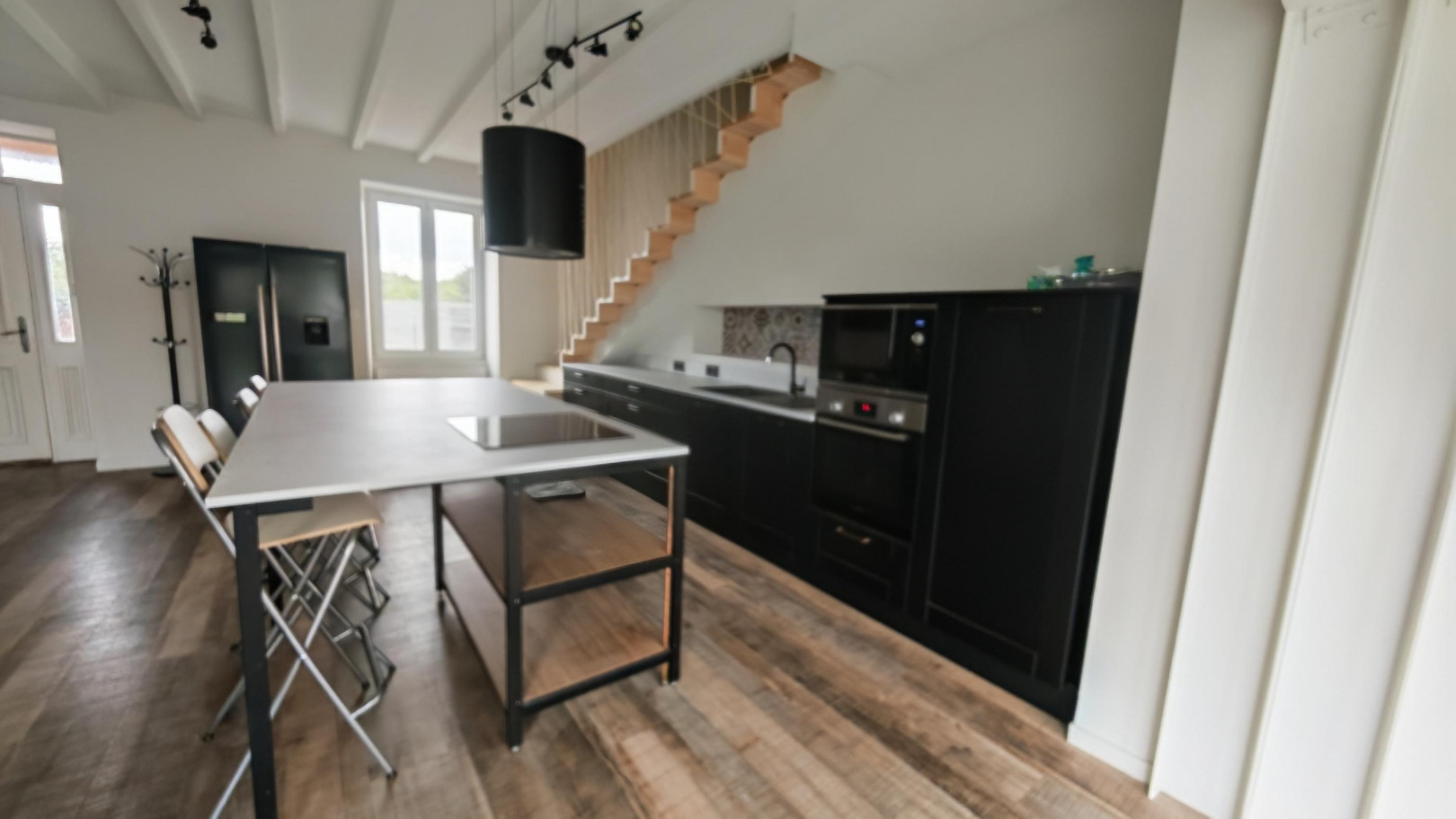 
                                                Vente
                                                 Coup de cœur assuré à Chavanoz – Maison de famille rénovée, 187 m² de lumière