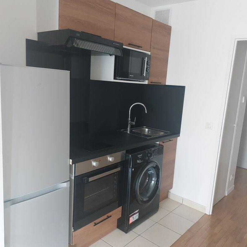 
                                                Location
                                                 Coup de Cœur assuré - Studio Meublé (31 m2) refait
