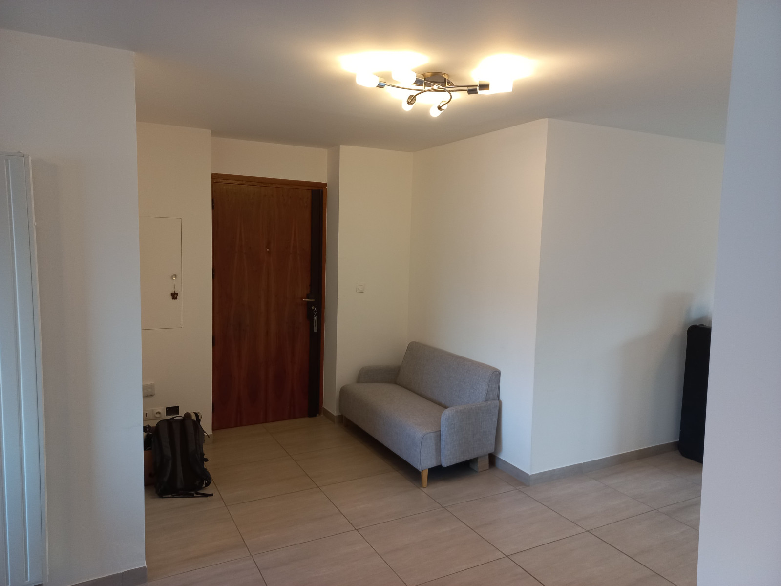 
                                                Location
                                                 Coup de cœur : T3 Meublé - Rénovation récente, très lumineux et au calme. Place de parking privée