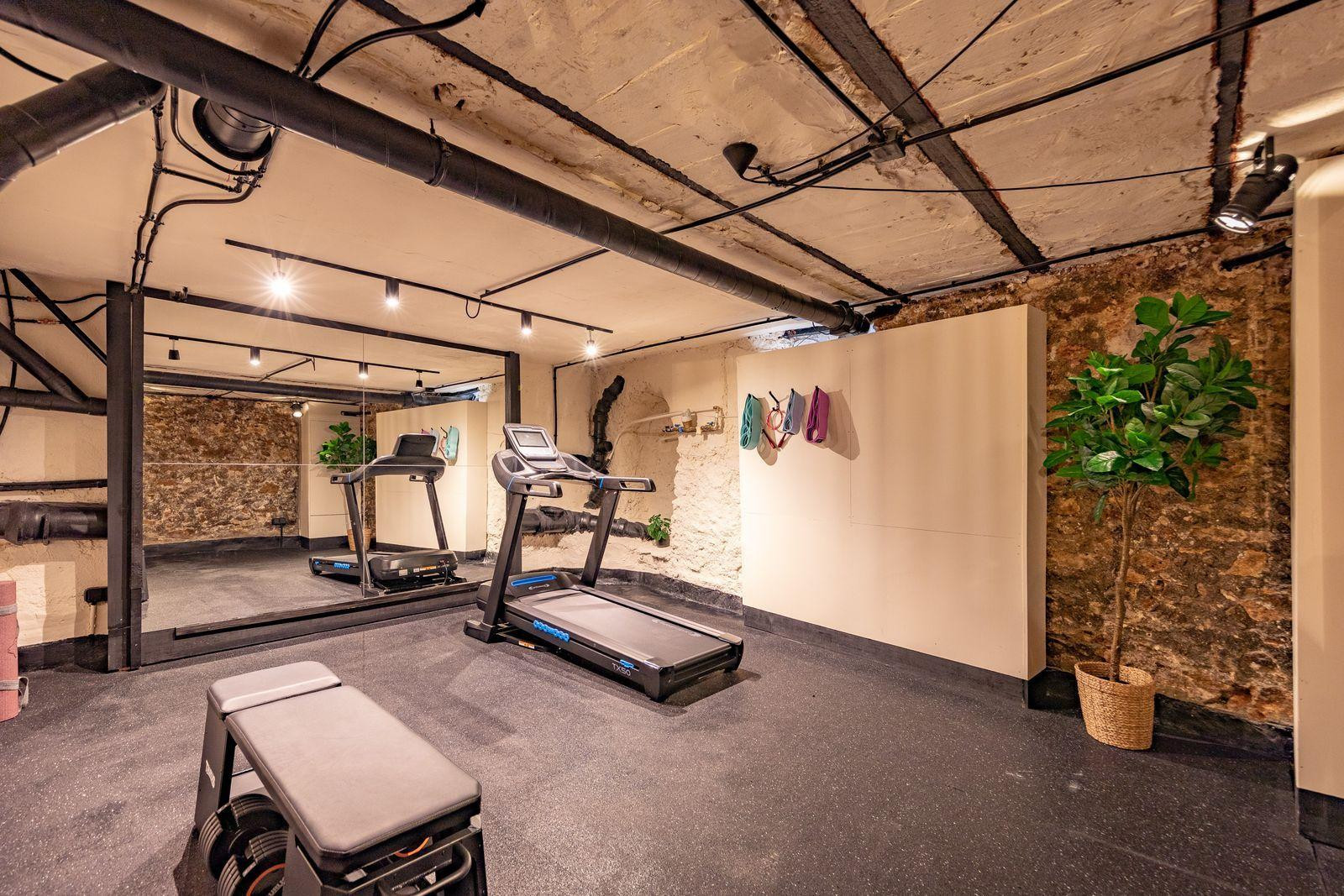 
                                                Location
                                                 Couple Room in a Premium Coliving House Paris 20th