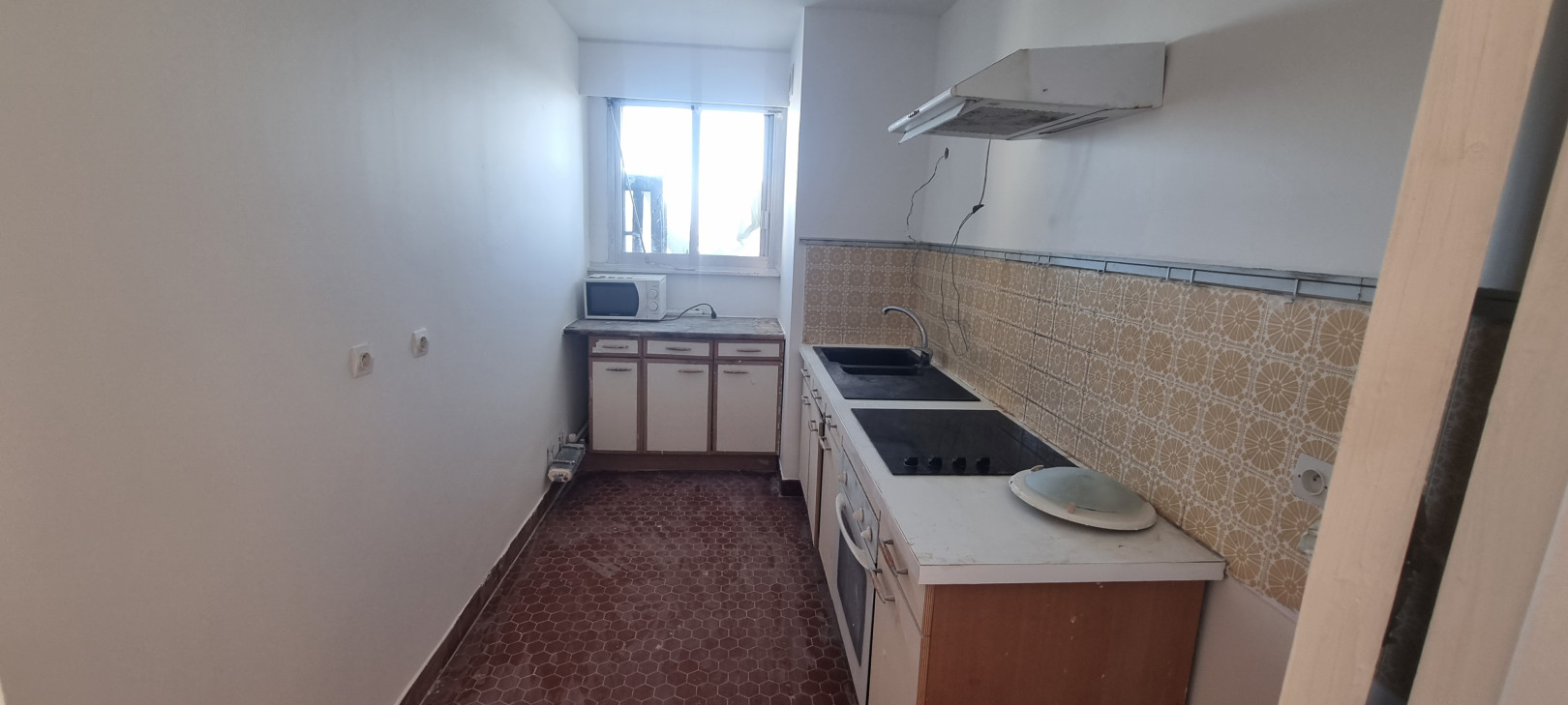 
                                                Location
                                                 Courbevoie – 3 pièces meublé 79 m² – 17e étage – Vue Tour Eiffel & Paris