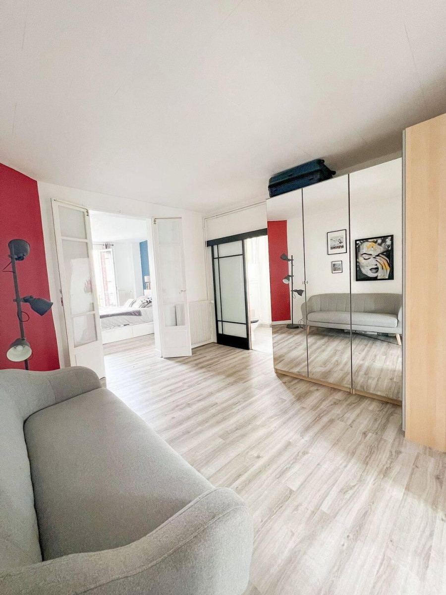 
                                                Location
                                                 Courbevoie – T2/3 meublé refait à neuf – 64 m²