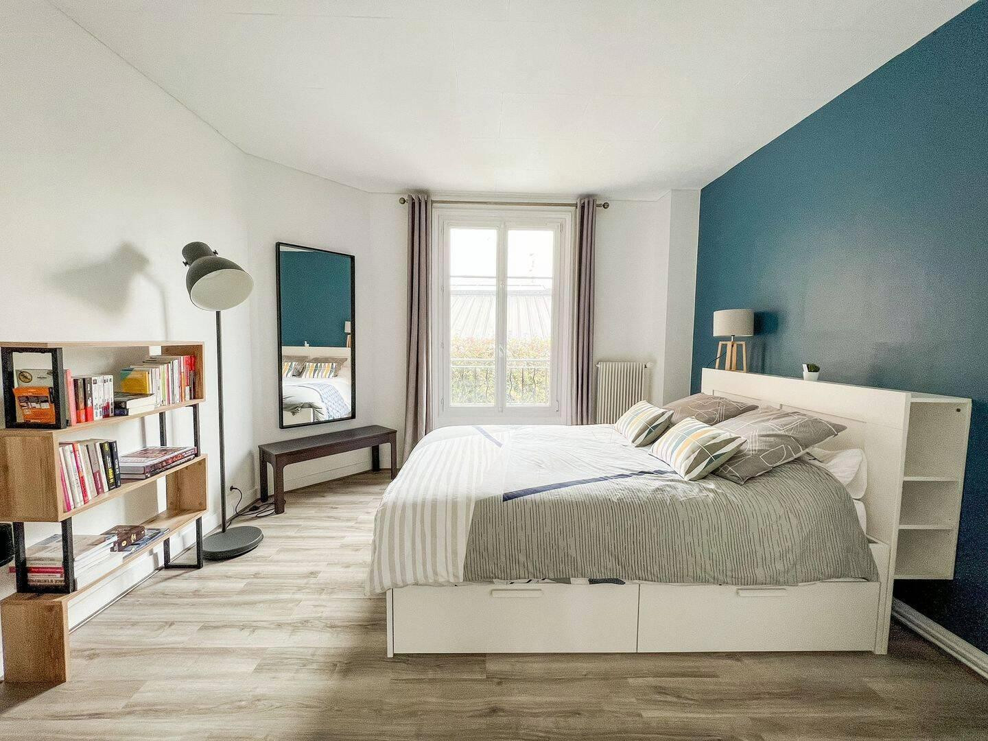 
                                                Location
                                                 Courbevoie – T2/3 meublé refait à neuf – 64 m²