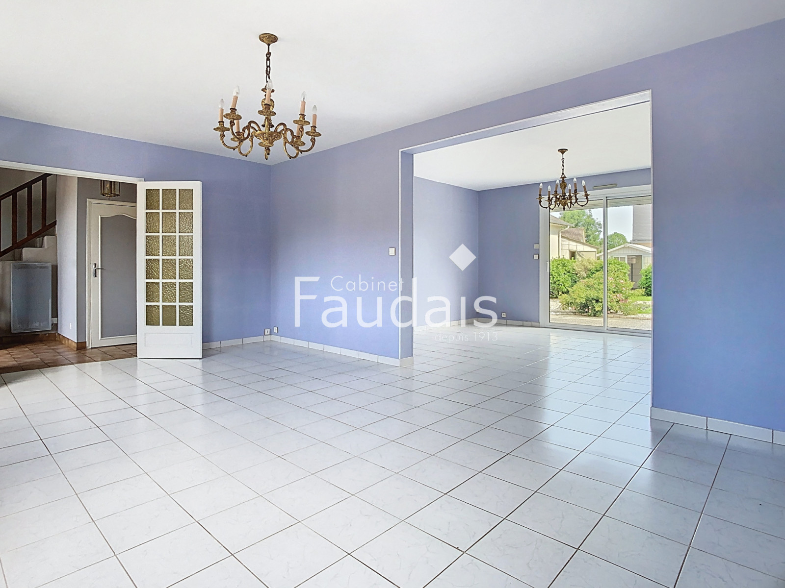
                                                Vente
                                                 COUVAINS, 131m2, Maison 4 chambres