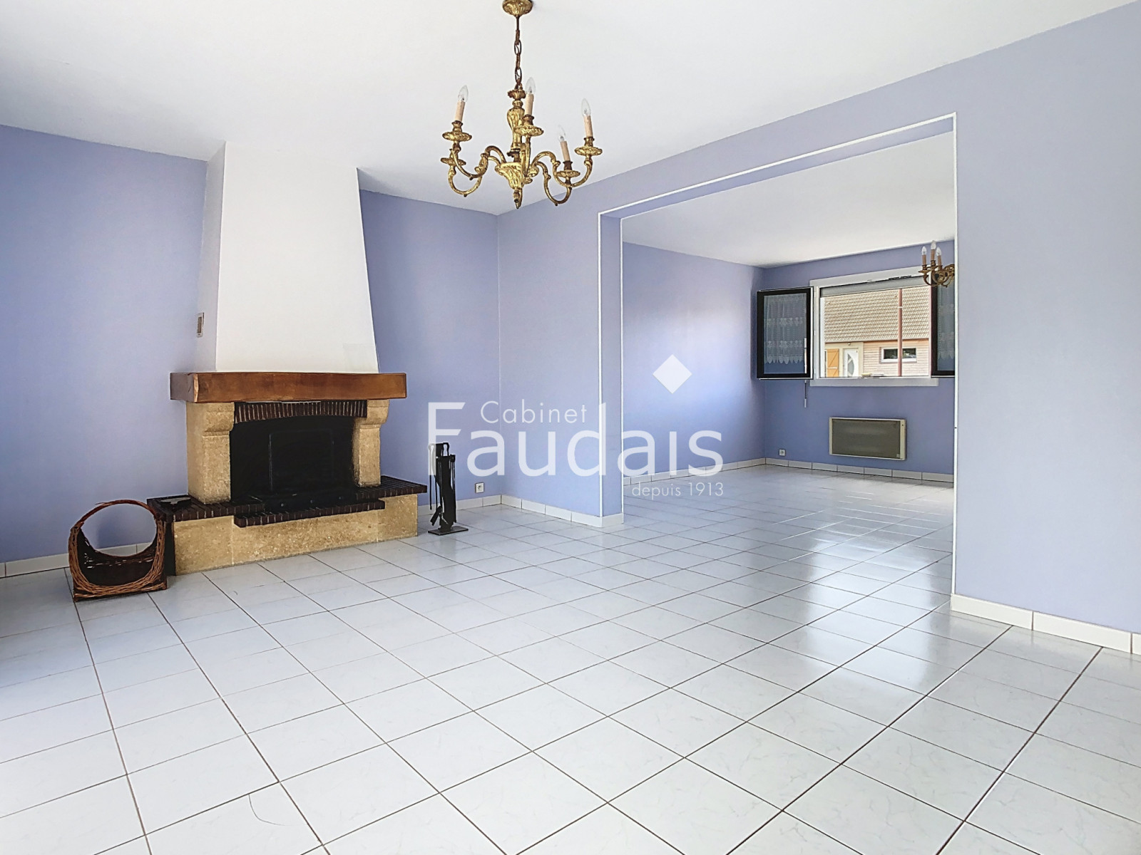 
                                                Vente
                                                 COUVAINS, 131m2, Maison 4 chambres